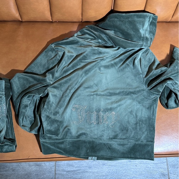 Juicy Couture Dark Green Velour Tracksuit Set NWT Hands On Deck - Picture 2 of 5
